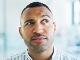 Arti “Hmm”_ Makna, Konteks, dan Cara Memahaminya dalam Komunikasi Sehari-hari