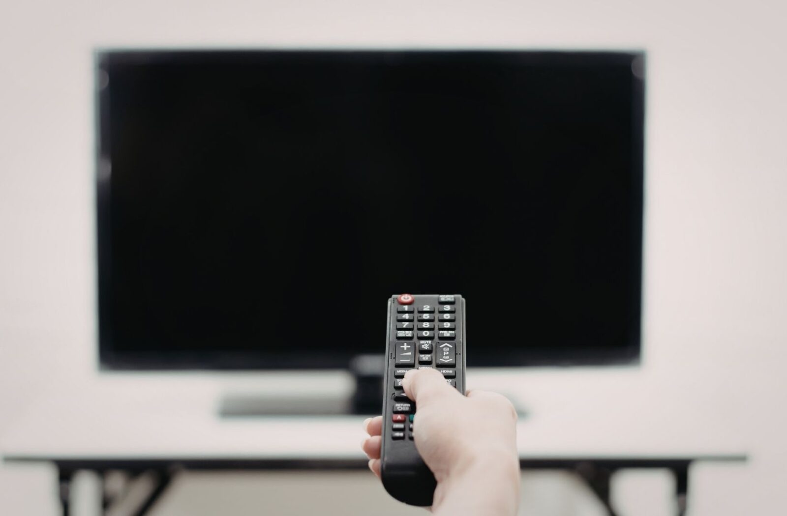 Daftar Lengkap Kode Remot TV Polytron untuk Remot Universal