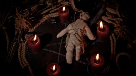 Boneka Arwah: Mitos, Fakta, dan Pandangan Psikologis yang Perlu Anda Tahu