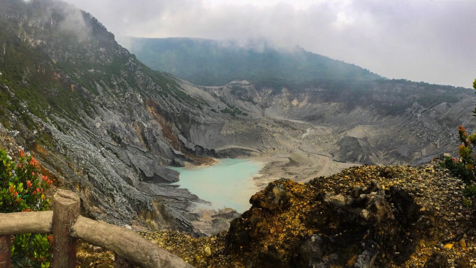 Cerita Tangkuban Perahu: Legenda Sangkuriang dan Asal Usul Gunung di Jawa Barat