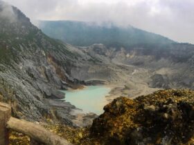 Cerita Tangkuban Perahu: Legenda Sangkuriang dan Asal Usul Gunung di Jawa Barat
