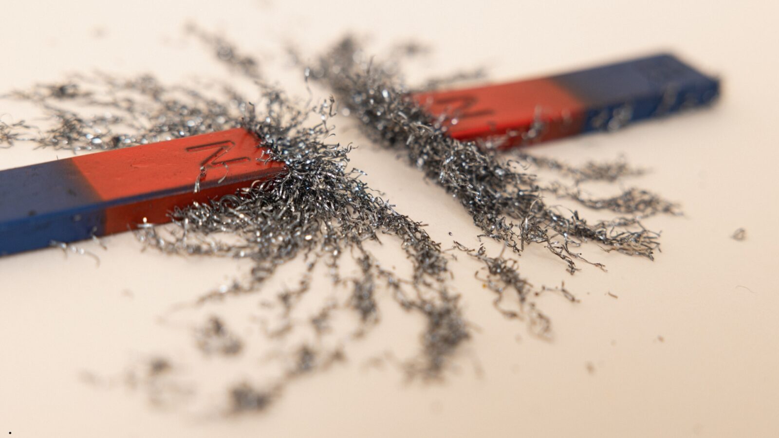 Contoh Gaya Magnet dalam Kehidupan Sehari-hari dan Penjelasannya