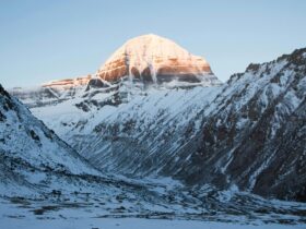 Gunung Jaya Wijaya: Puncak Tertinggi Indonesia dan Fakta Menariknya