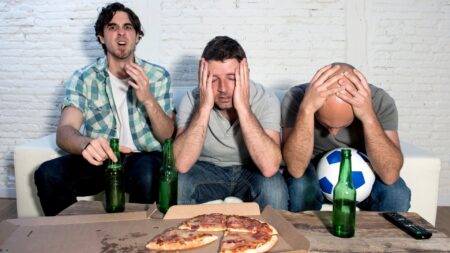 Fanatik Adalah: Pengertian, Ciri, Dampak, dan Cara Menyikapinya dengan Bijak