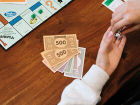 Game Monopoli: Strategi, Sejarah, dan Cara Bermain yang Sering Disalahpahami