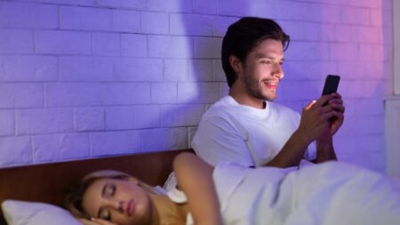 Mimpi Pacar Selingkuh: Arti, Penyebab, dan Cara Menyikapinya dengan Bijak