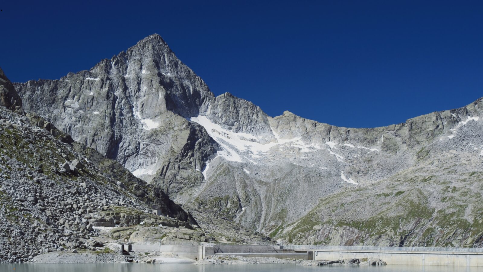 Keindahan Puncak Jaya: Fakta Menarik dan Daya Tarik Tertinggi di Indonesia