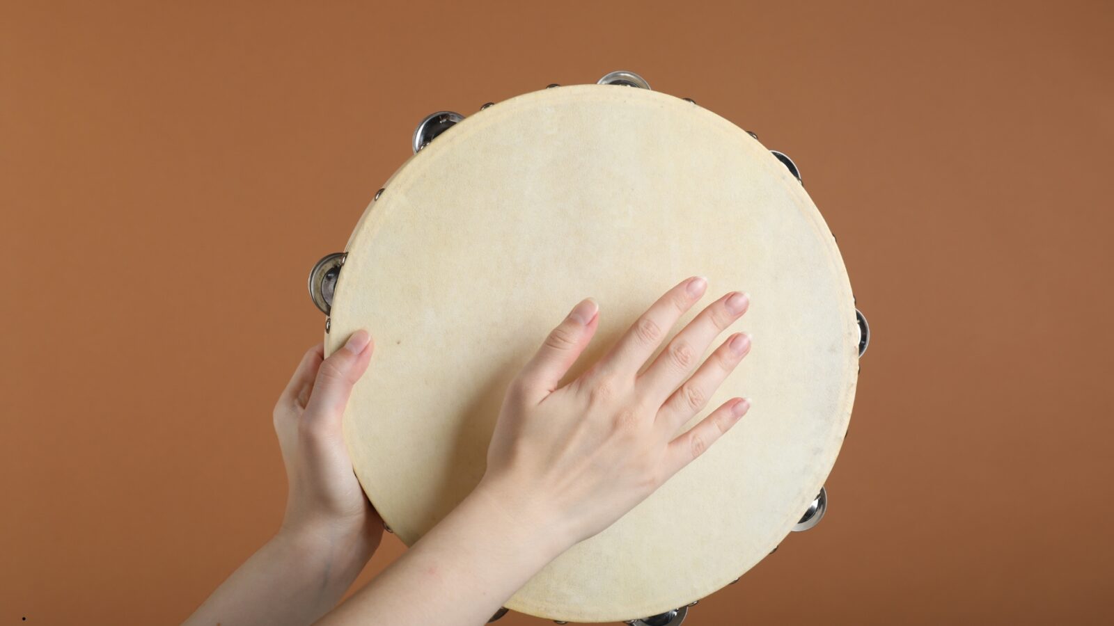 Rebana Adalah Alat Musik Tradisional Sejarah Jenis dan Cara Memainkannya