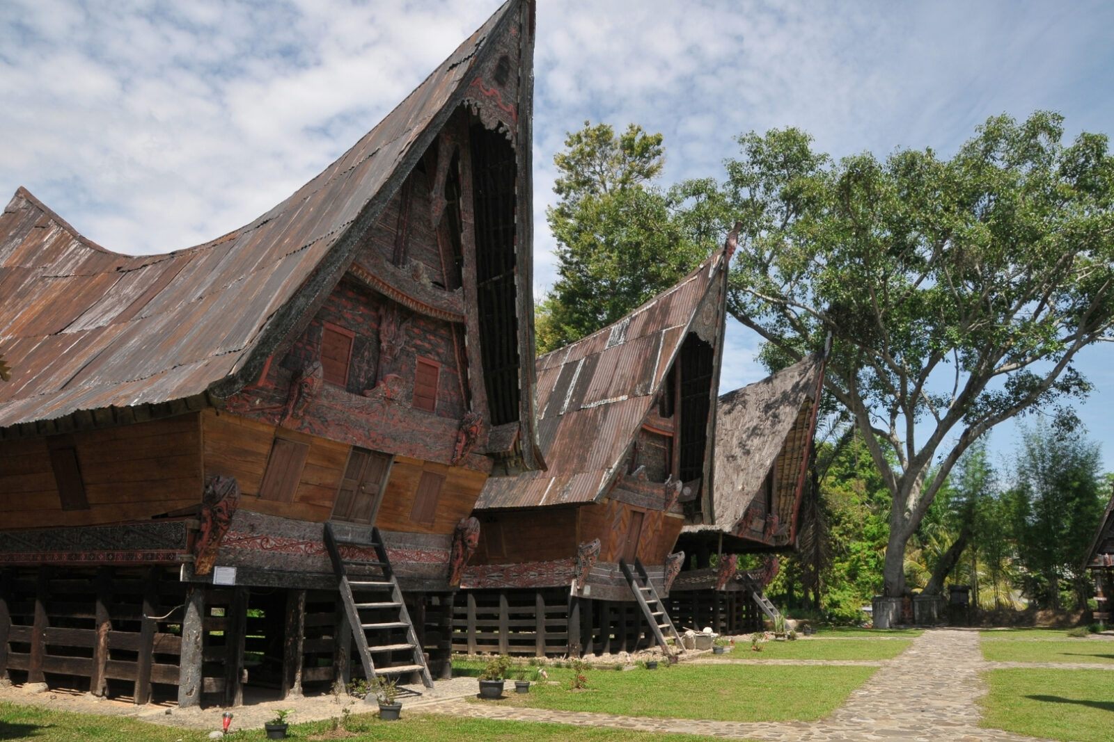 Rumah Bolon Berasal Dari Mana Mengenal Rumah Adat Batak Toba yang Sarat Makna dan Keunikan