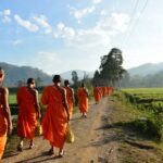 Mengenal Biksu Thudong dan Tradisi Perjalanan Spiritual Mereka
