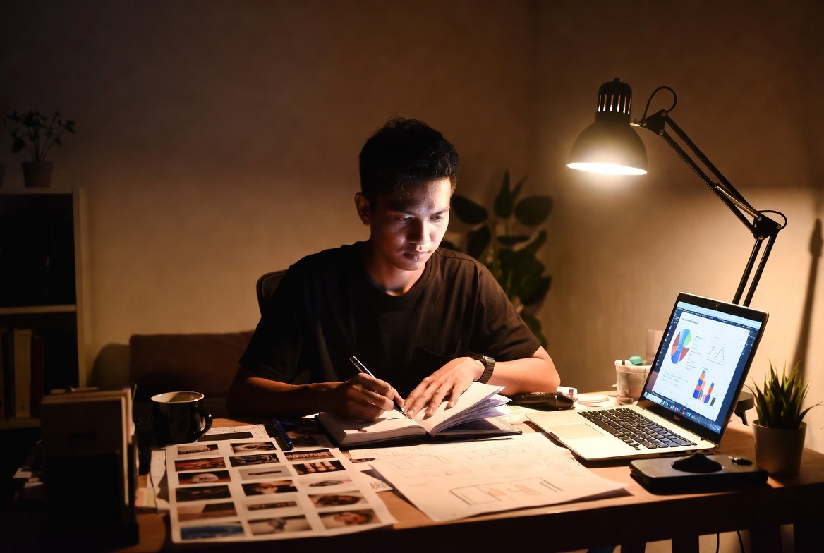 Wiraswasta Adalah Pengertian Ciri Ciri Keuntungan dan Tantangan sebagai Wiraswasta