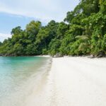 Pantai Bayah Banten Surga Tersembunyi dengan Pasir Putih dan Ombak Tenang